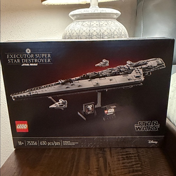 LEGO Star Wars Executor Super Star Destroyer 75356 - Picture 3 of 10